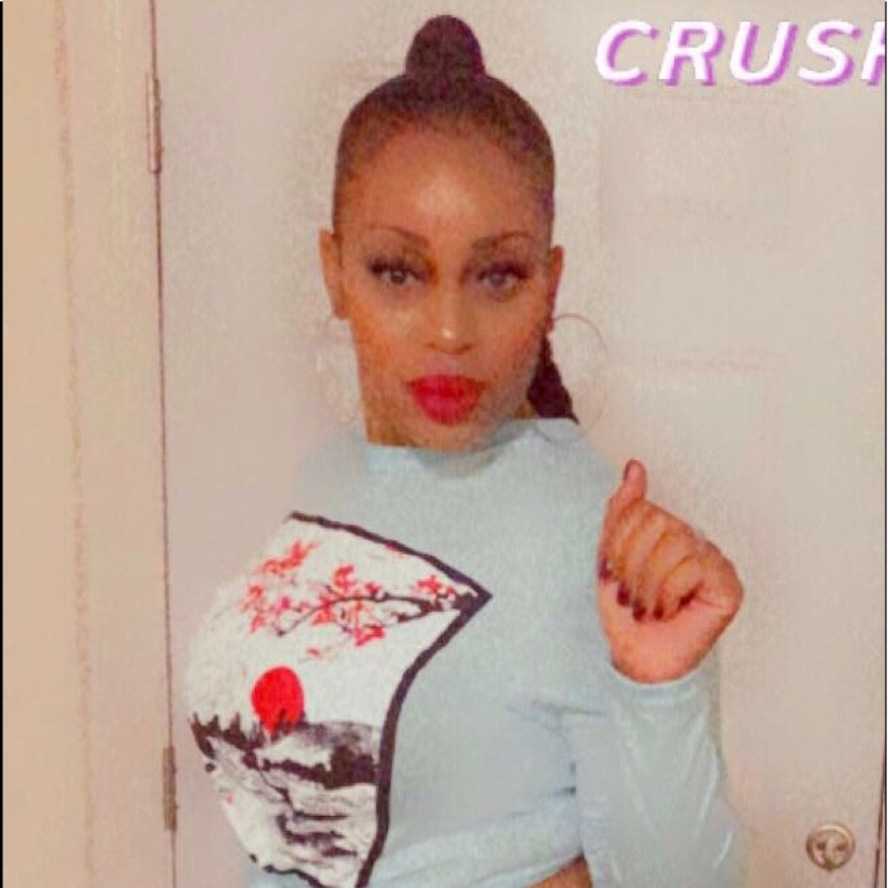 Meet your Posher, Makesha